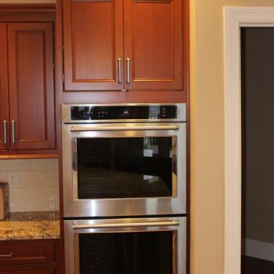 Kitchen Ovens and Cabinets